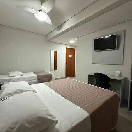 Hotel Milenio Ponte Nova Esterno foto