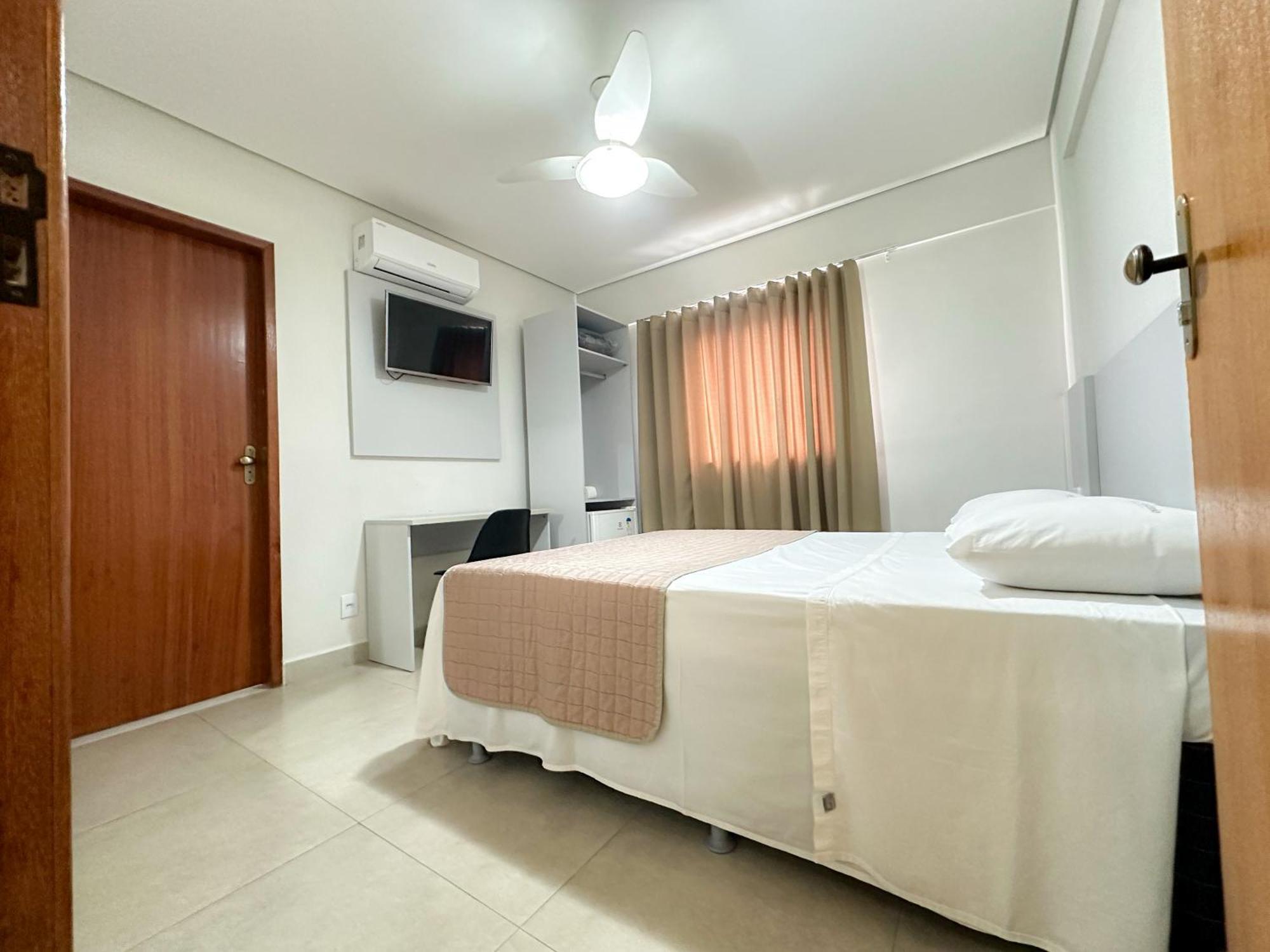 Hotel Milenio Ponte Nova Esterno foto