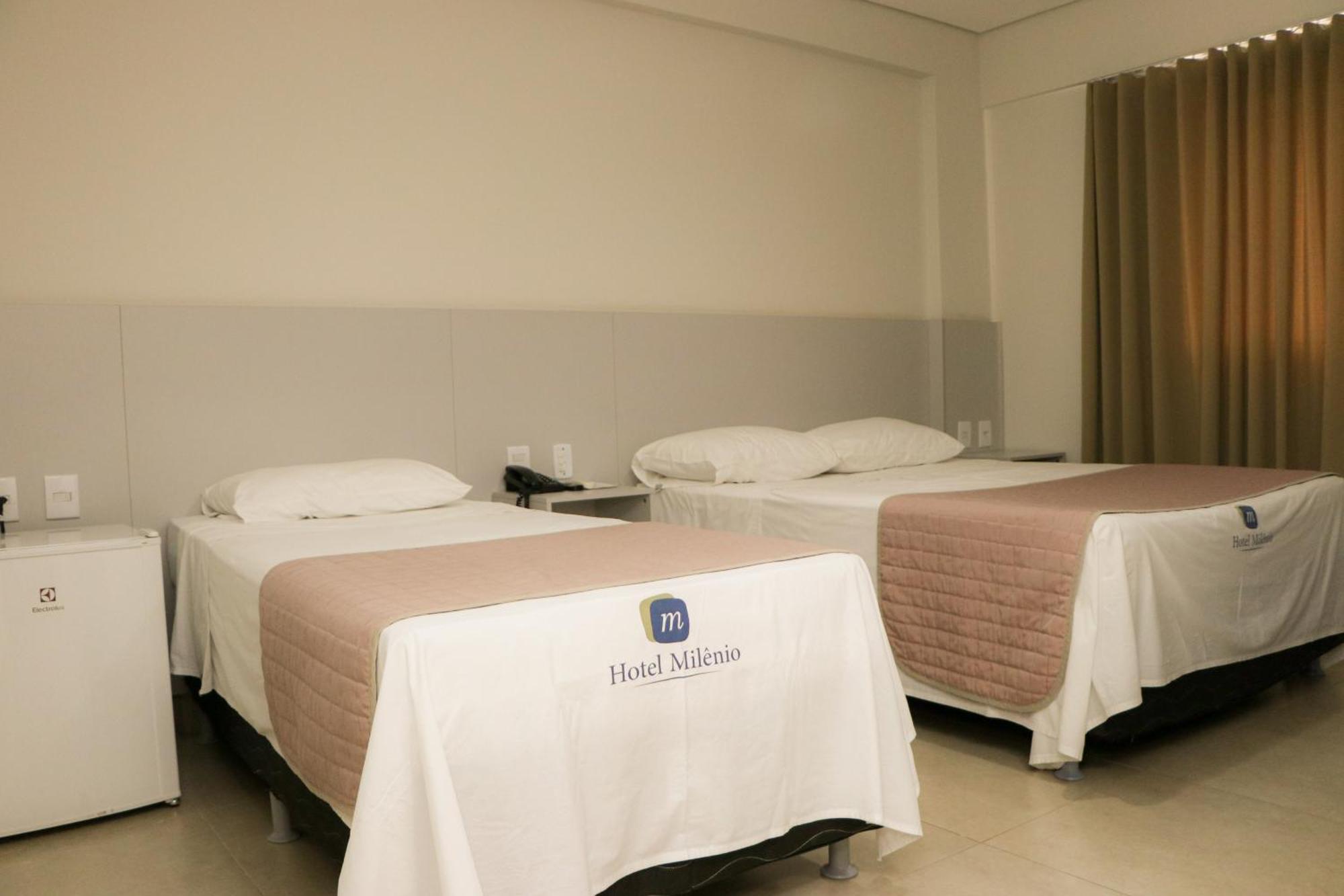 Hotel Milenio Ponte Nova Esterno foto